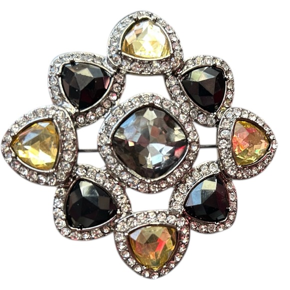 Premier Designs Maltese Cross Rhinestone Brooch - Picture 2 of 4